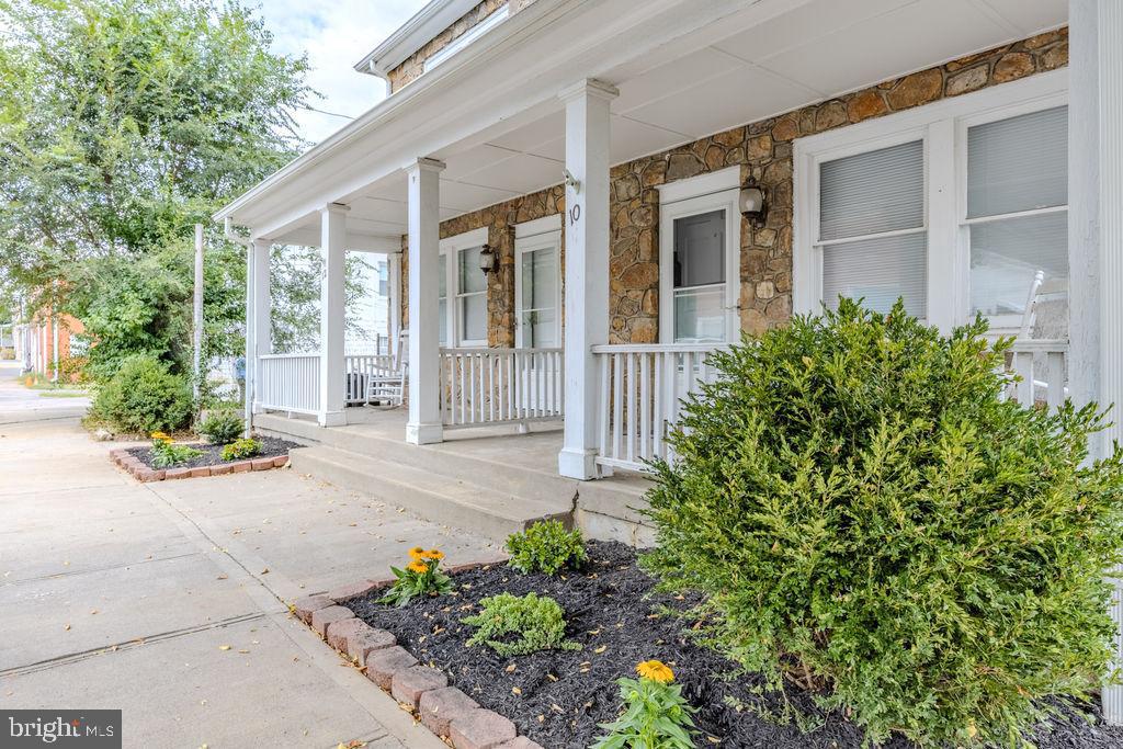 10-12 W CECIL ST, WINCHESTER, Virginia 22601, 4 Bedrooms Bedrooms, ,3 BathroomsBathrooms,Residential,For sale,10-12 W CECIL ST,VAWI2009186 MLS # VAWI2009186