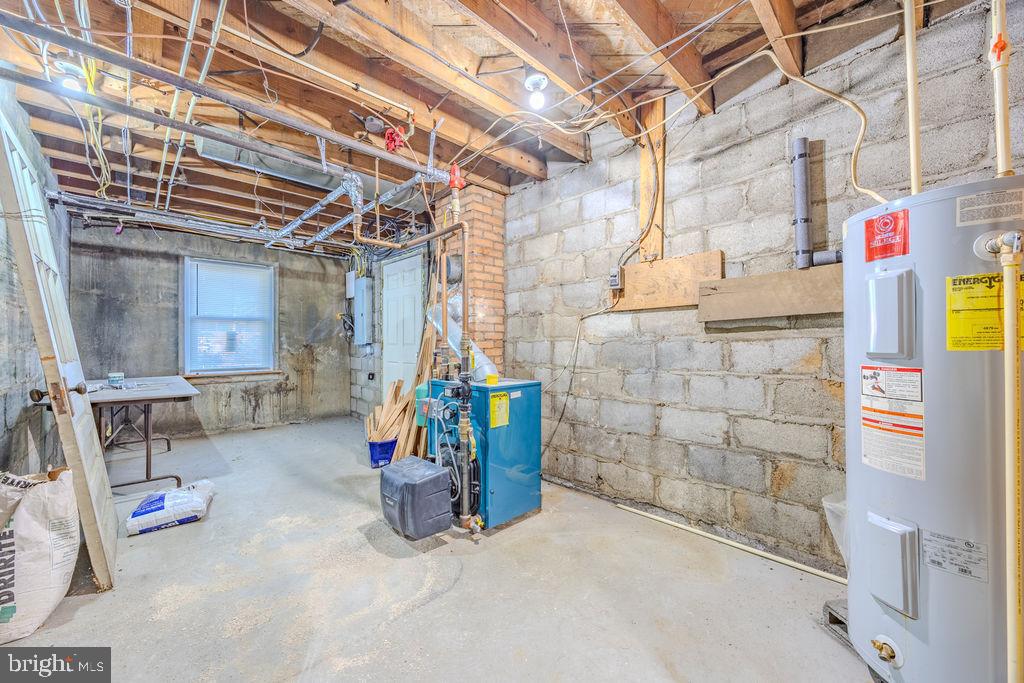 10-12 W CECIL ST, WINCHESTER, Virginia 22601, 4 Bedrooms Bedrooms, ,3 BathroomsBathrooms,Residential,For sale,10-12 W CECIL ST,VAWI2009186 MLS # VAWI2009186
