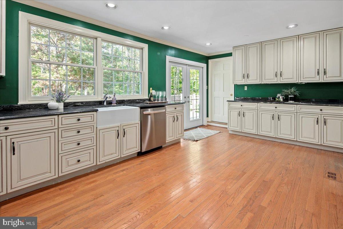 7308 BLUE DAN LN, CLIFTON, Virginia 20124, 7 Bedrooms Bedrooms, ,6 BathroomsBathrooms,Residential,For sale,7308 BLUE DAN LN,VAFX2272694 MLS # VAFX2272694