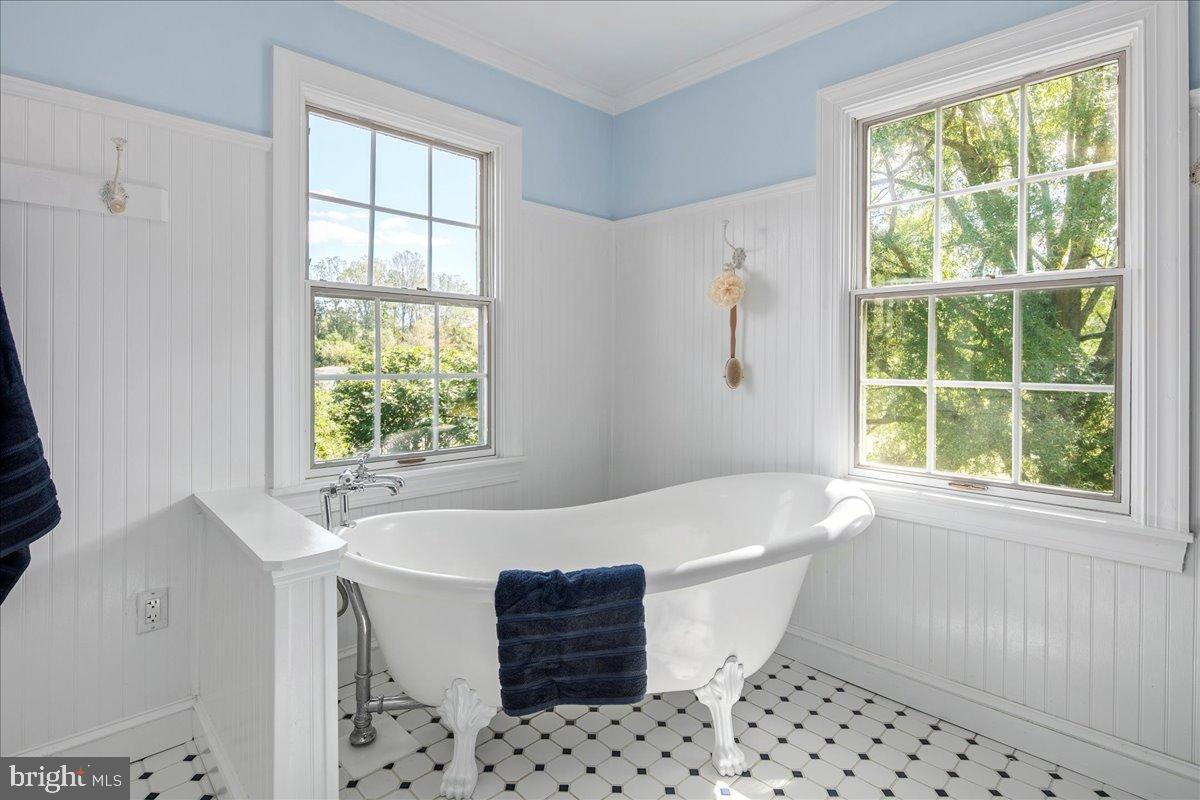 7308 BLUE DAN LN, CLIFTON, Virginia 20124, 7 Bedrooms Bedrooms, ,6 BathroomsBathrooms,Residential,For sale,7308 BLUE DAN LN,VAFX2272694 MLS # VAFX2272694