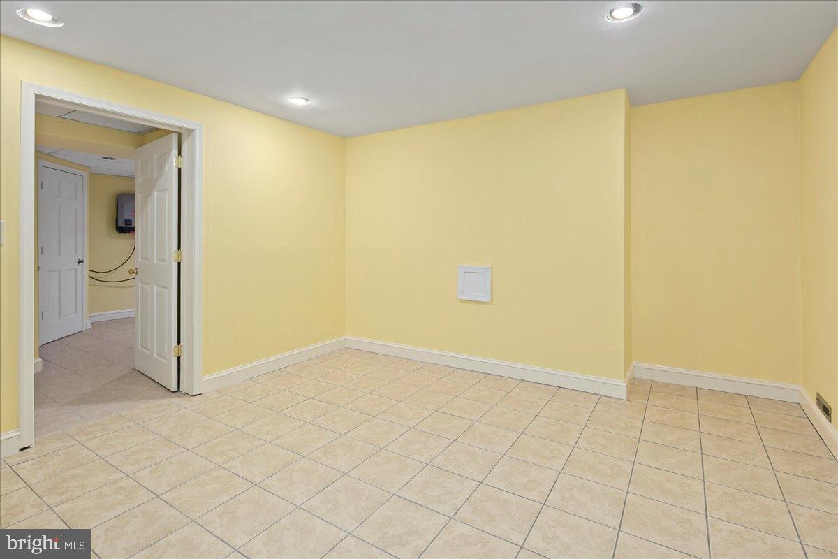 7308 BLUE DAN LN, CLIFTON, Virginia 20124, 7 Bedrooms Bedrooms, ,6 BathroomsBathrooms,Residential,For sale,7308 BLUE DAN LN,VAFX2272694 MLS # VAFX2272694