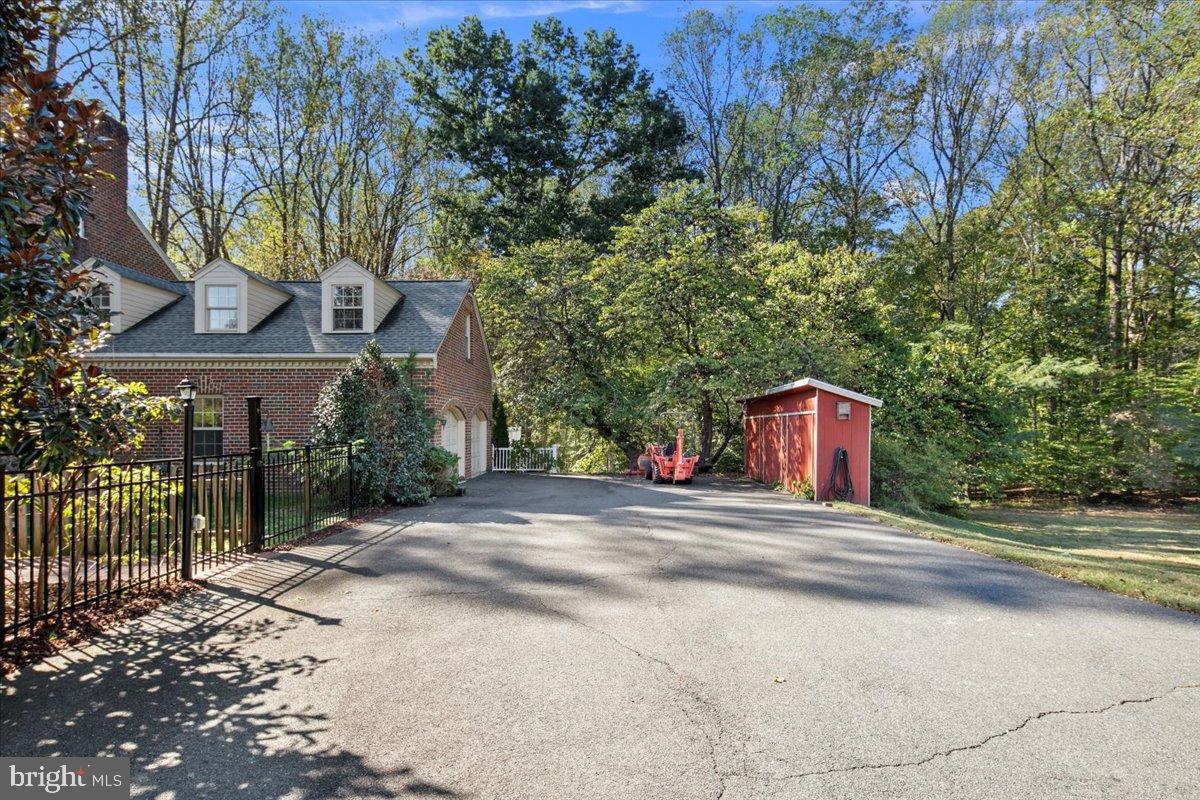 7308 BLUE DAN LN, CLIFTON, Virginia 20124, 7 Bedrooms Bedrooms, ,6 BathroomsBathrooms,Residential,For sale,7308 BLUE DAN LN,VAFX2272694 MLS # VAFX2272694