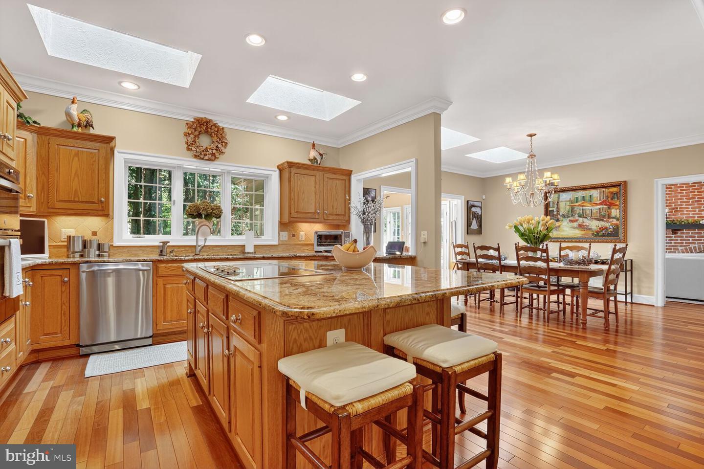 6705 CEDAR VIEW CT, CLIFTON, Virginia 20124, 6 Bedrooms Bedrooms, ,3 BathroomsBathrooms,Residential,For sale,6705 CEDAR VIEW CT,VAFX2272702 MLS # VAFX2272702