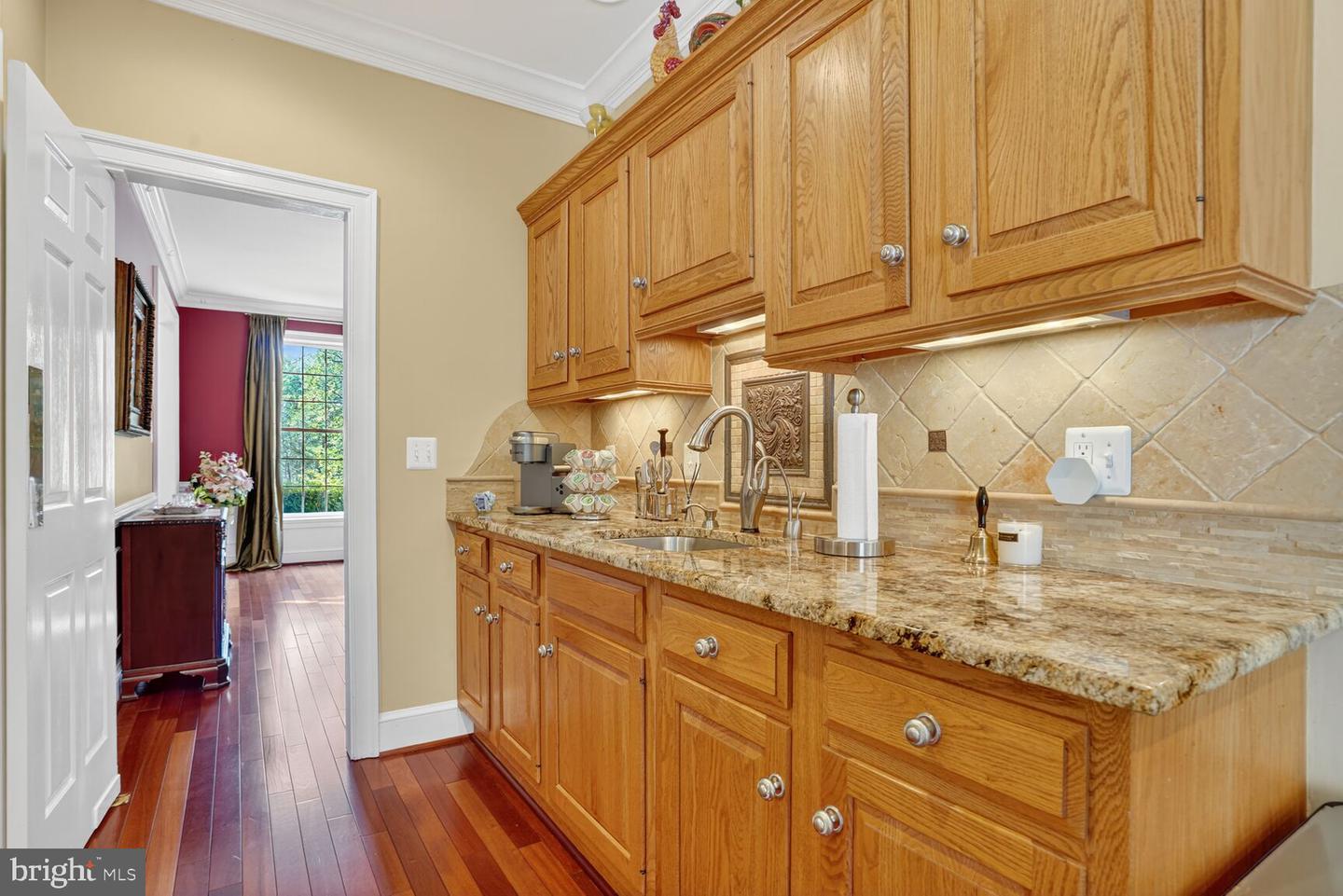 6705 CEDAR VIEW CT, CLIFTON, Virginia 20124, 6 Bedrooms Bedrooms, ,3 BathroomsBathrooms,Residential,For sale,6705 CEDAR VIEW CT,VAFX2272702 MLS # VAFX2272702