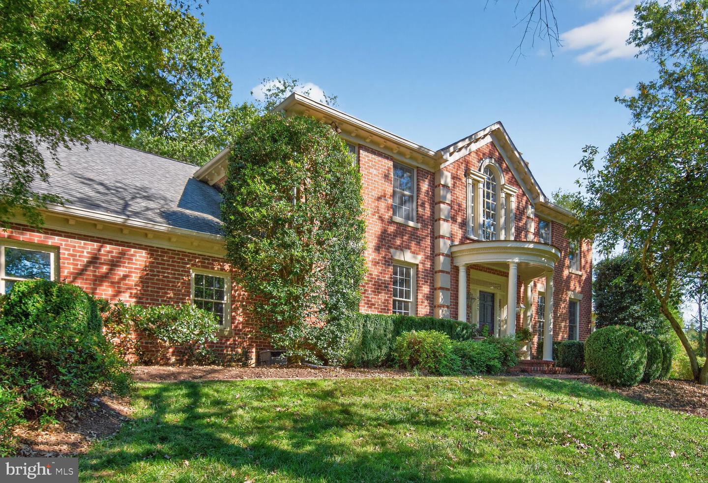 6705 CEDAR VIEW CT, CLIFTON, Virginia 20124, 6 Bedrooms Bedrooms, ,3 BathroomsBathrooms,Residential,For sale,6705 CEDAR VIEW CT,VAFX2272702 MLS # VAFX2272702