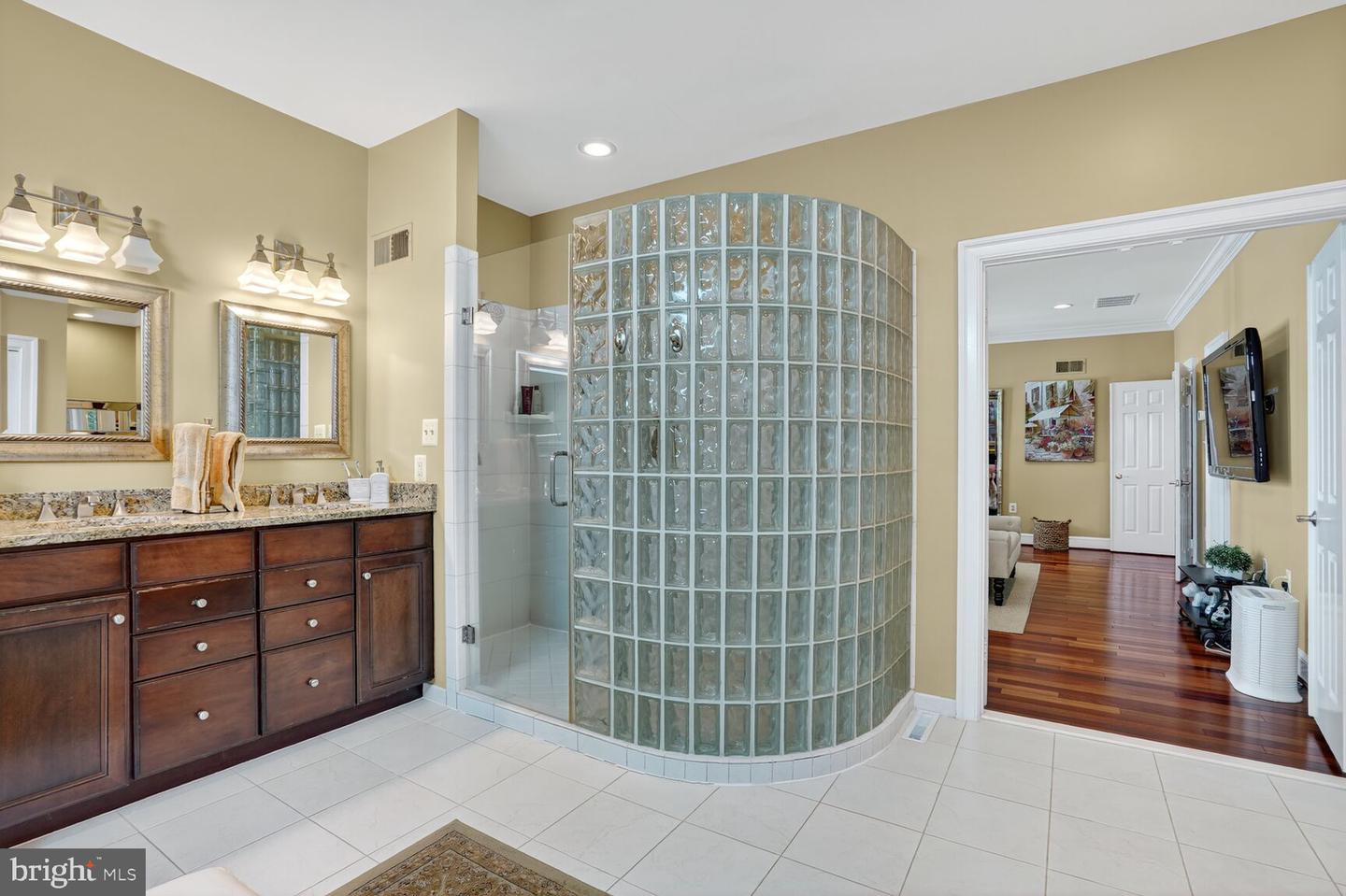 6705 CEDAR VIEW CT, CLIFTON, Virginia 20124, 6 Bedrooms Bedrooms, ,3 BathroomsBathrooms,Residential,For sale,6705 CEDAR VIEW CT,VAFX2272702 MLS # VAFX2272702