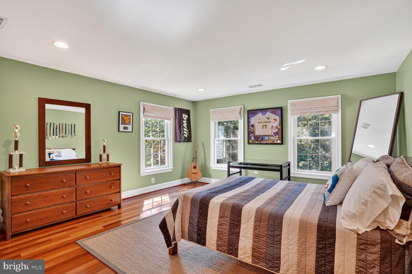 6705 CEDAR VIEW CT, CLIFTON, Virginia 20124, 6 Bedrooms Bedrooms, ,3 BathroomsBathrooms,Residential,For sale,6705 CEDAR VIEW CT,VAFX2272702 MLS # VAFX2272702