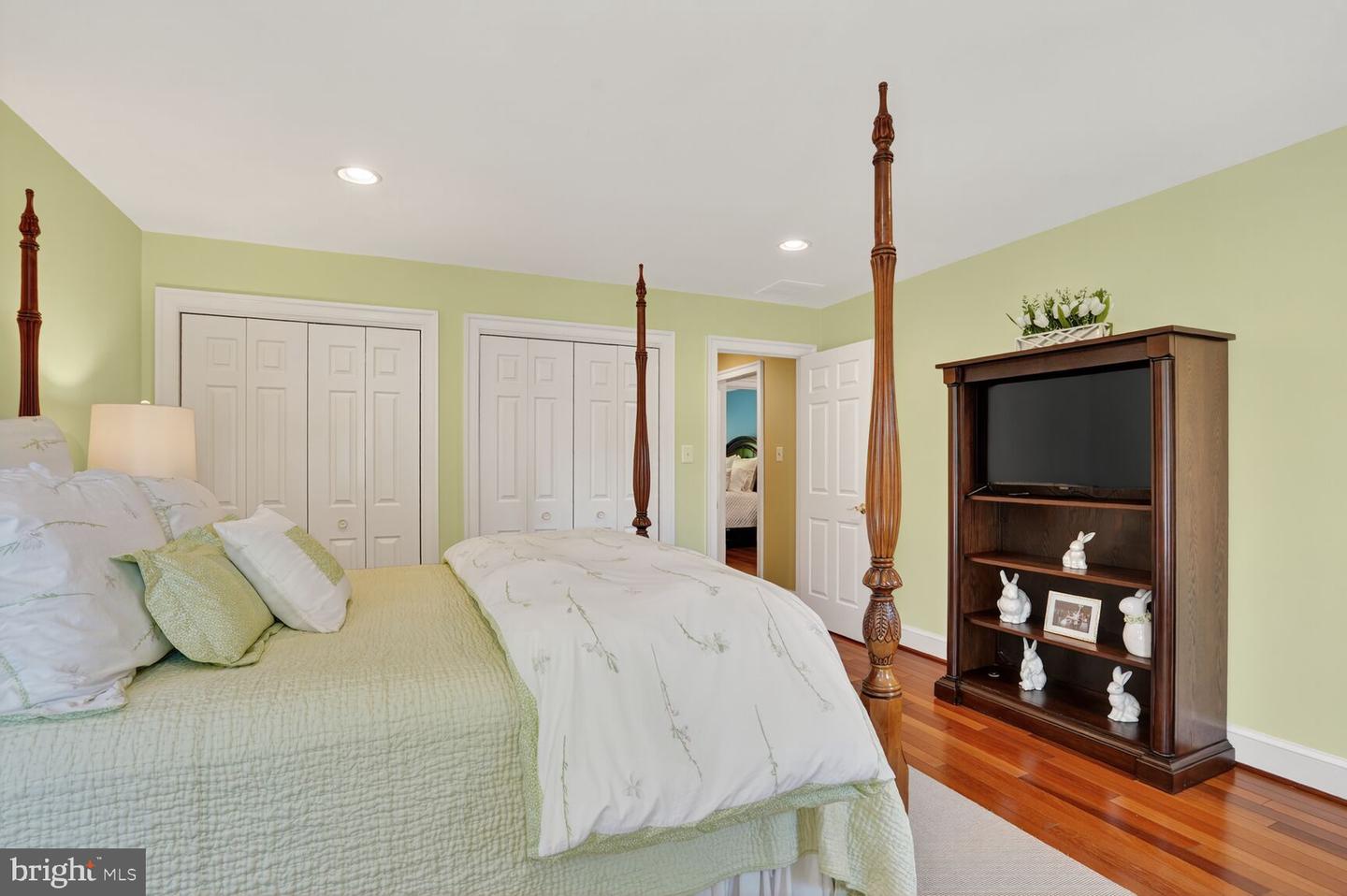 6705 CEDAR VIEW CT, CLIFTON, Virginia 20124, 6 Bedrooms Bedrooms, ,3 BathroomsBathrooms,Residential,For sale,6705 CEDAR VIEW CT,VAFX2272702 MLS # VAFX2272702