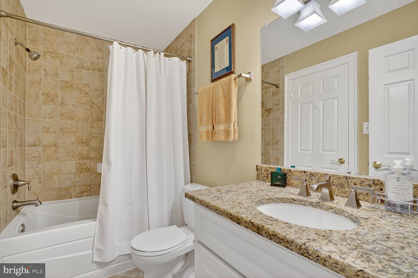 6705 CEDAR VIEW CT, CLIFTON, Virginia 20124, 6 Bedrooms Bedrooms, ,3 BathroomsBathrooms,Residential,For sale,6705 CEDAR VIEW CT,VAFX2272702 MLS # VAFX2272702