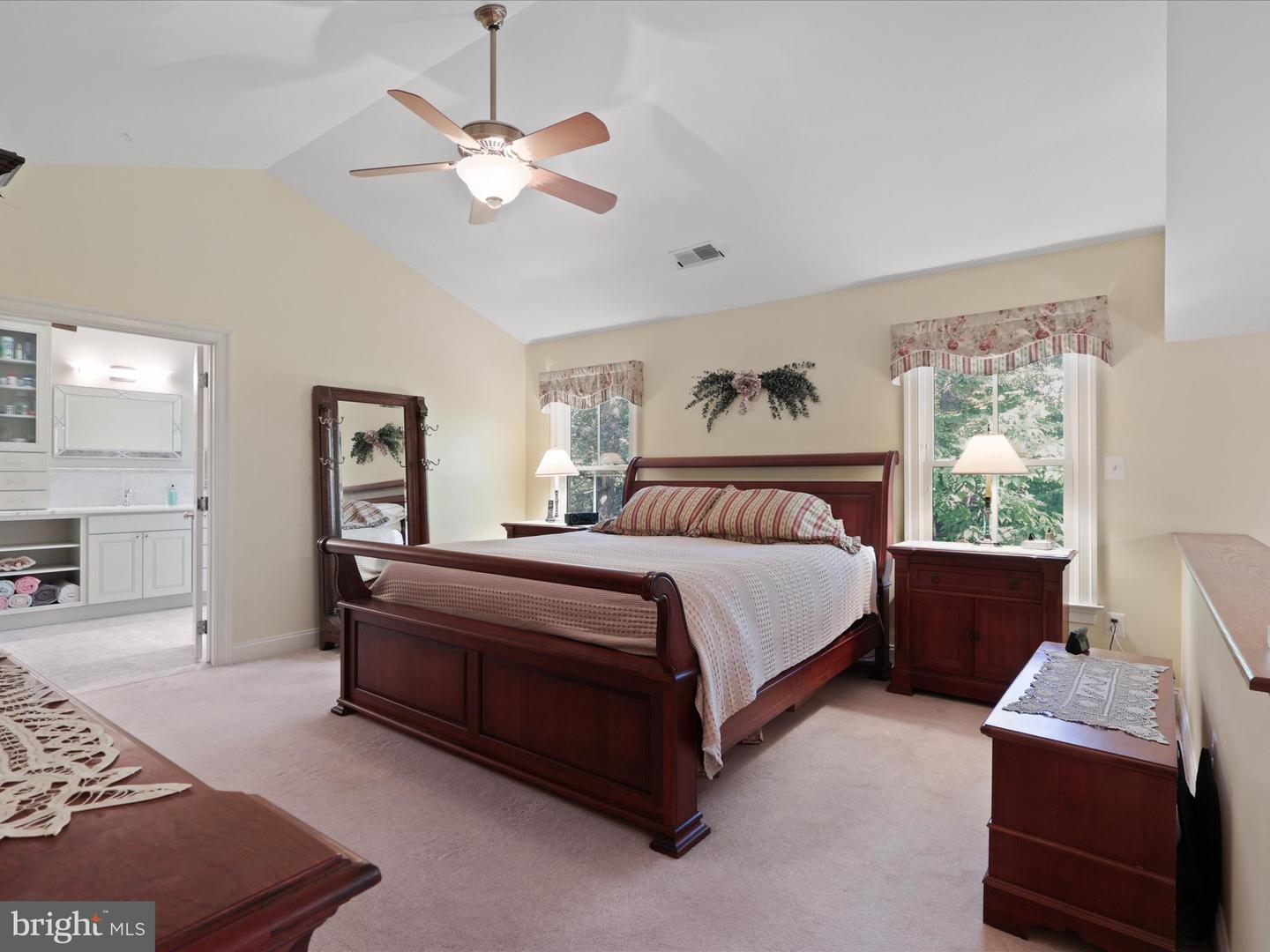 12848 REDBIRD RDG, CLIFTON, Virginia 20124, 5 Bedrooms Bedrooms, ,4 BathroomsBathrooms,Residential,For sale,12848 REDBIRD RDG,VAFX2272730 MLS # VAFX2272730