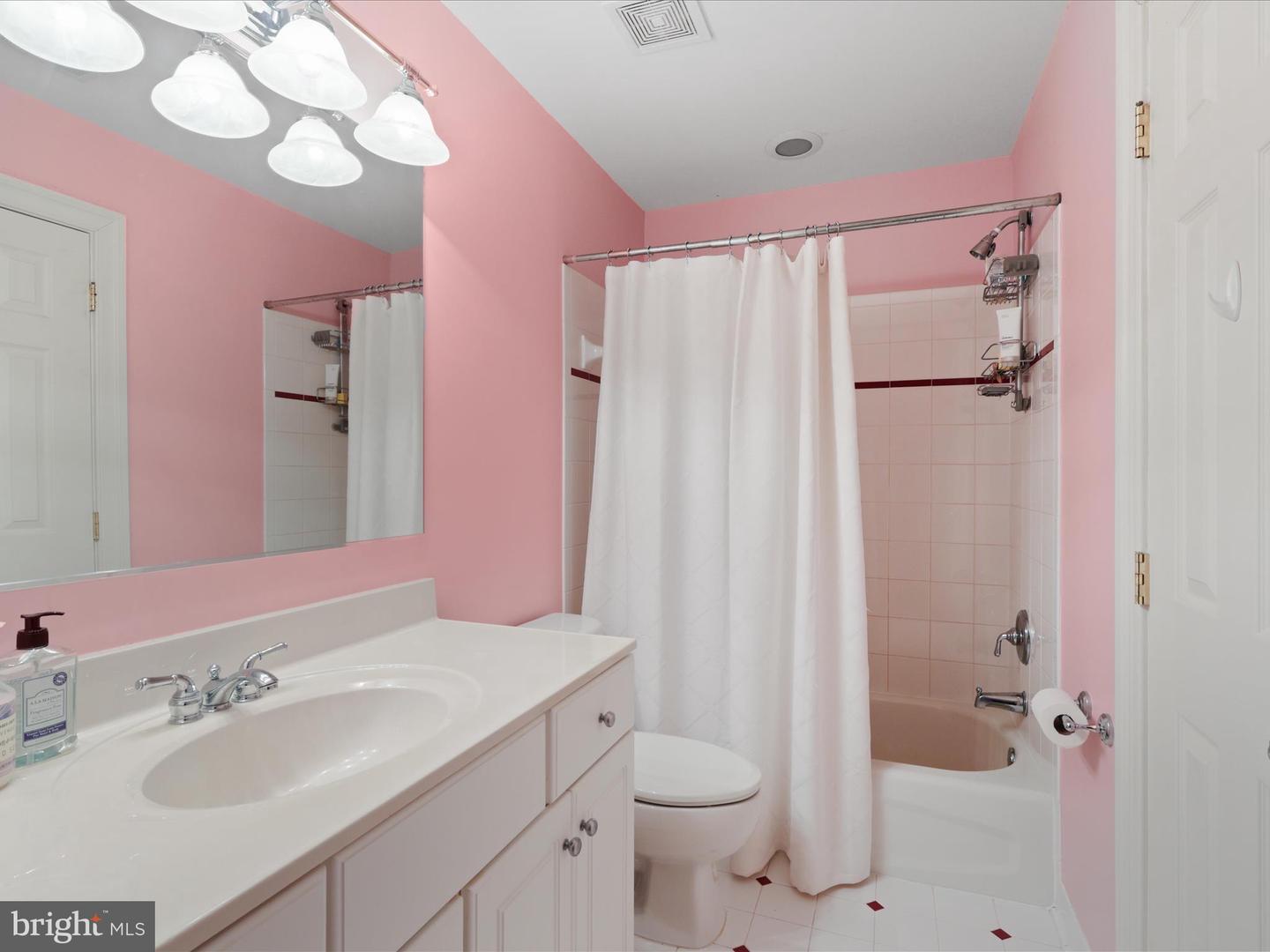 12848 REDBIRD RDG, CLIFTON, Virginia 20124, 5 Bedrooms Bedrooms, ,4 BathroomsBathrooms,Residential,For sale,12848 REDBIRD RDG,VAFX2272730 MLS # VAFX2272730