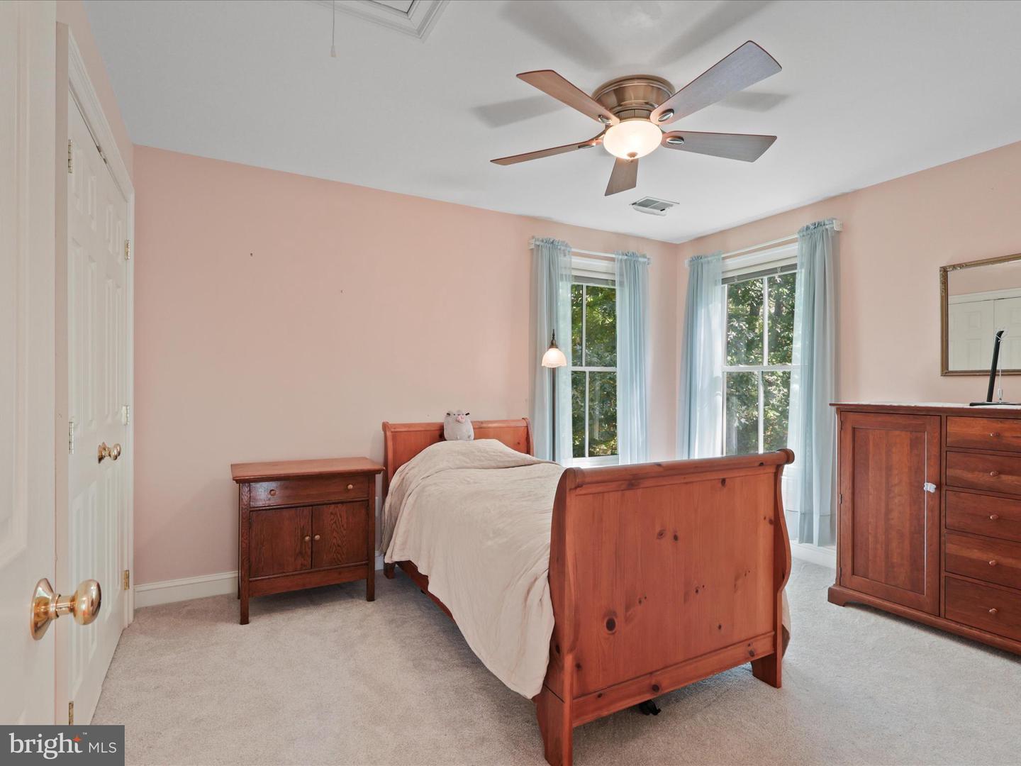 12848 REDBIRD RDG, CLIFTON, Virginia 20124, 5 Bedrooms Bedrooms, ,4 BathroomsBathrooms,Residential,For sale,12848 REDBIRD RDG,VAFX2272730 MLS # VAFX2272730