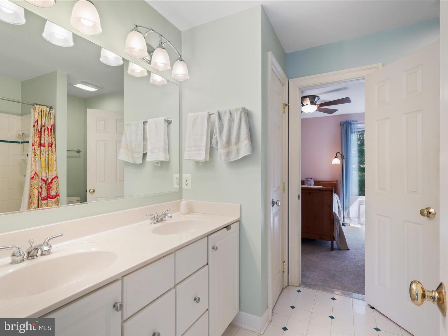 12848 REDBIRD RDG, CLIFTON, Virginia 20124, 5 Bedrooms Bedrooms, ,4 BathroomsBathrooms,Residential,For sale,12848 REDBIRD RDG,VAFX2272730 MLS # VAFX2272730