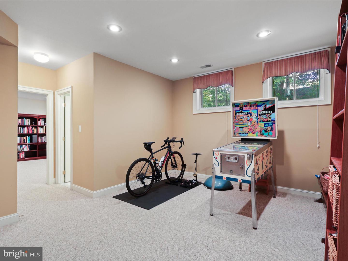 12848 REDBIRD RDG, CLIFTON, Virginia 20124, 5 Bedrooms Bedrooms, ,4 BathroomsBathrooms,Residential,For sale,12848 REDBIRD RDG,VAFX2272730 MLS # VAFX2272730