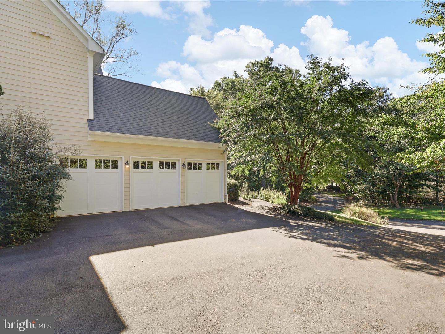 12848 REDBIRD RDG, CLIFTON, Virginia 20124, 5 Bedrooms Bedrooms, ,4 BathroomsBathrooms,Residential,For sale,12848 REDBIRD RDG,VAFX2272730 MLS # VAFX2272730