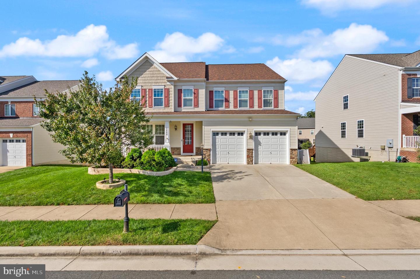 5666 SPRIGGS MEADOW DR, WOODBRIDGE, Virginia 22193, 5 Bedrooms Bedrooms, ,4 BathroomsBathrooms,Residential,For sale,5666 SPRIGGS MEADOW DR,VAPW2105400 MLS # VAPW2105400