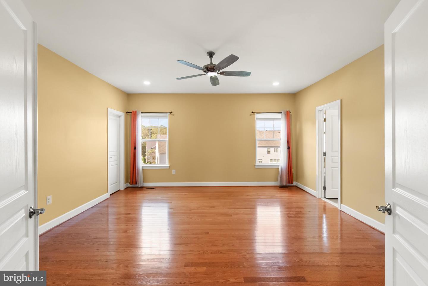 5666 SPRIGGS MEADOW DR, WOODBRIDGE, Virginia 22193, 5 Bedrooms Bedrooms, ,4 BathroomsBathrooms,Residential,For sale,5666 SPRIGGS MEADOW DR,VAPW2105400 MLS # VAPW2105400