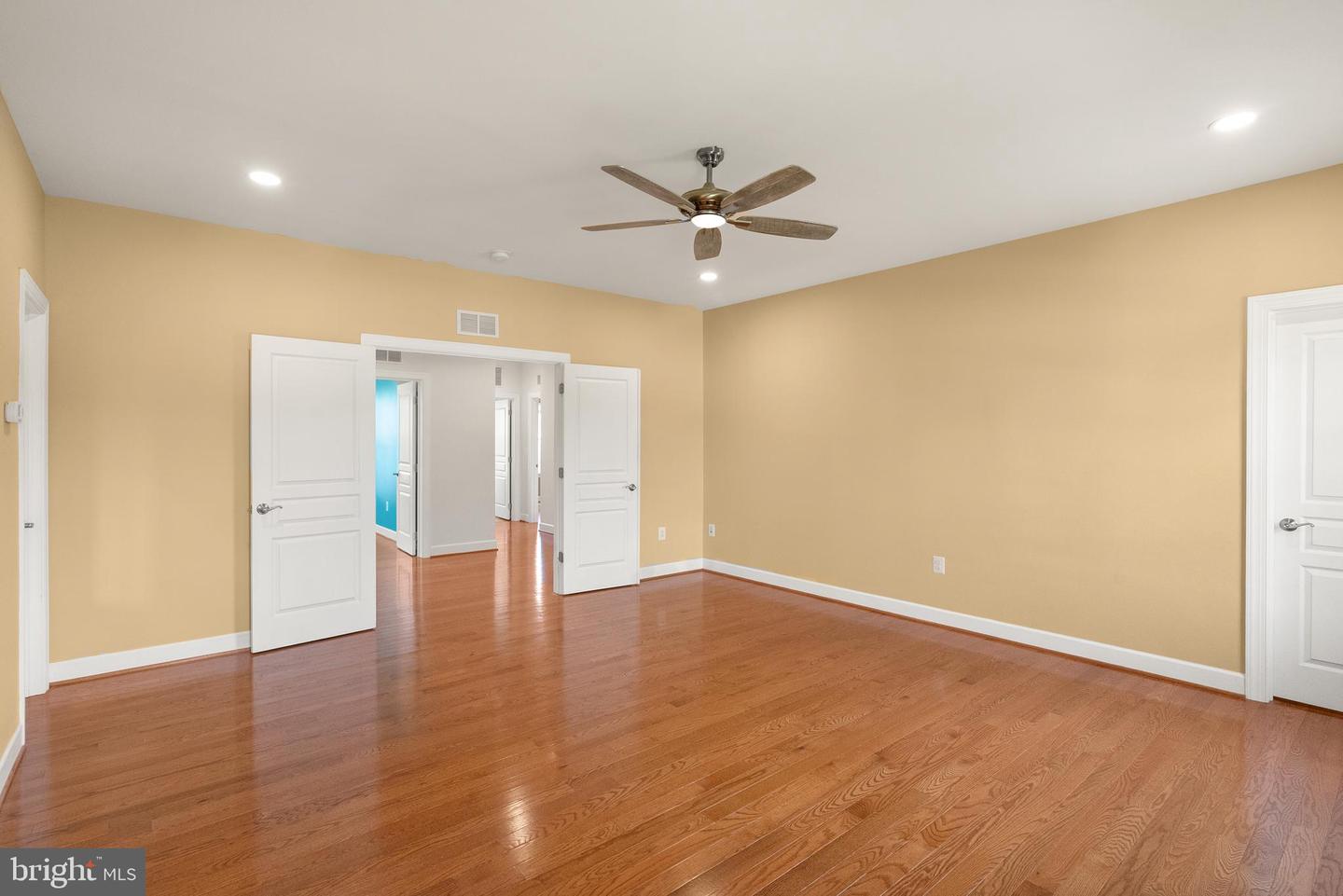 5666 SPRIGGS MEADOW DR, WOODBRIDGE, Virginia 22193, 5 Bedrooms Bedrooms, ,4 BathroomsBathrooms,Residential,For sale,5666 SPRIGGS MEADOW DR,VAPW2105400 MLS # VAPW2105400