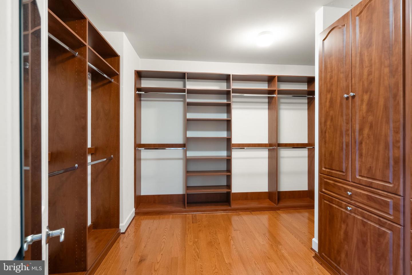 5666 SPRIGGS MEADOW DR, WOODBRIDGE, Virginia 22193, 5 Bedrooms Bedrooms, ,4 BathroomsBathrooms,Residential,For sale,5666 SPRIGGS MEADOW DR,VAPW2105400 MLS # VAPW2105400