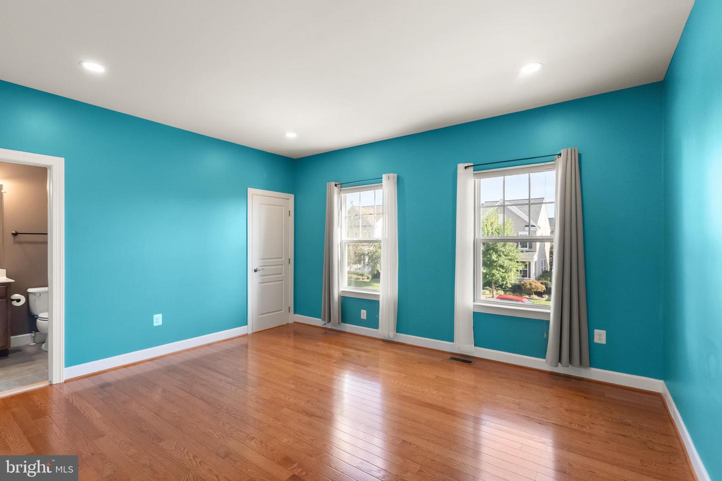 5666 SPRIGGS MEADOW DR, WOODBRIDGE, Virginia 22193, 5 Bedrooms Bedrooms, ,4 BathroomsBathrooms,Residential,For sale,5666 SPRIGGS MEADOW DR,VAPW2105400 MLS # VAPW2105400