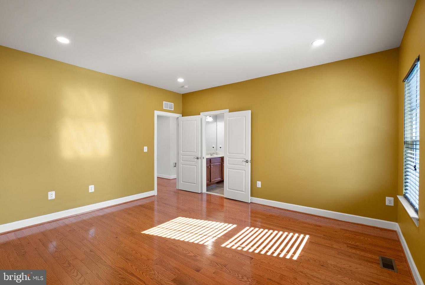5666 SPRIGGS MEADOW DR, WOODBRIDGE, Virginia 22193, 5 Bedrooms Bedrooms, ,4 BathroomsBathrooms,Residential,For sale,5666 SPRIGGS MEADOW DR,VAPW2105400 MLS # VAPW2105400