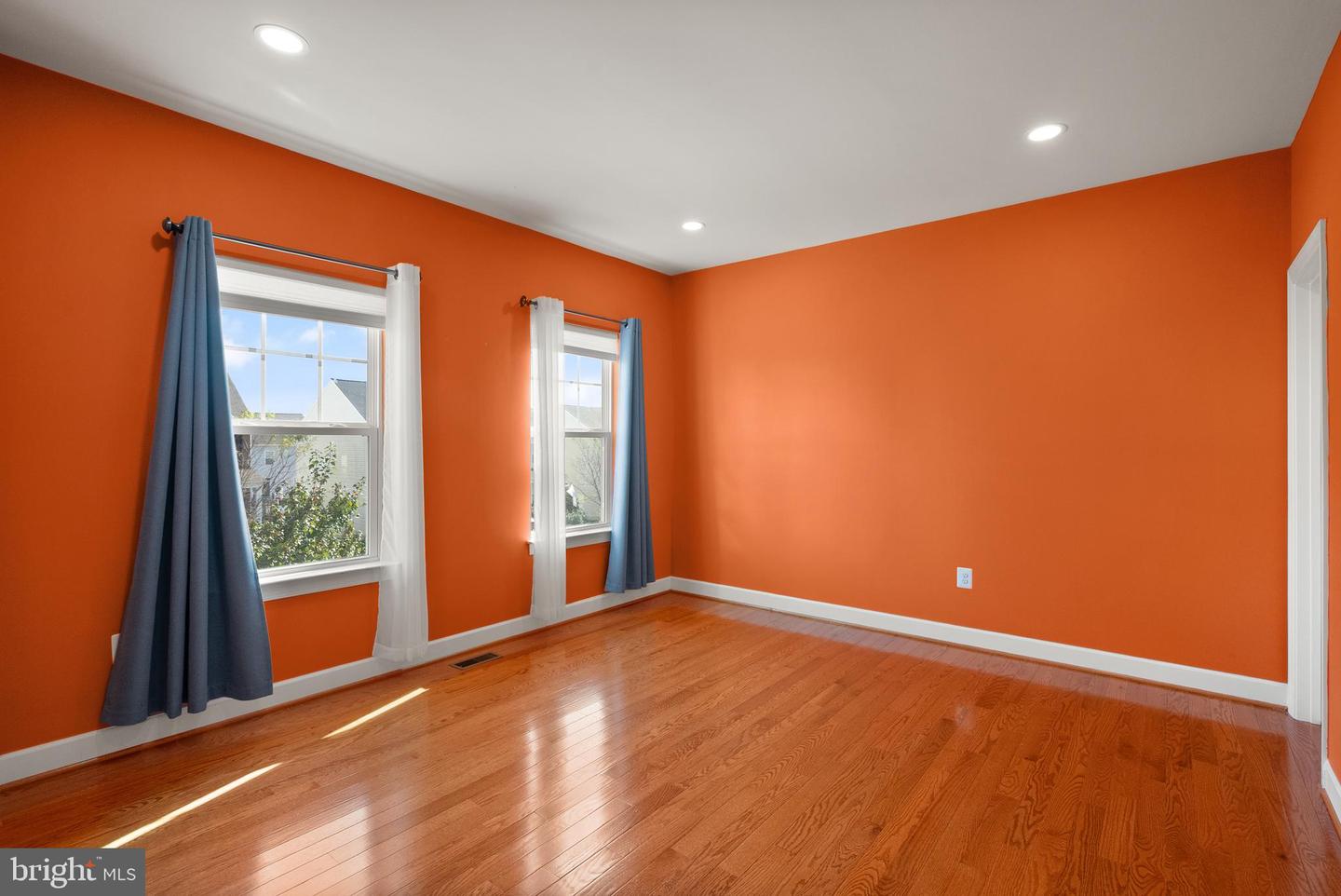 5666 SPRIGGS MEADOW DR, WOODBRIDGE, Virginia 22193, 5 Bedrooms Bedrooms, ,4 BathroomsBathrooms,Residential,For sale,5666 SPRIGGS MEADOW DR,VAPW2105400 MLS # VAPW2105400