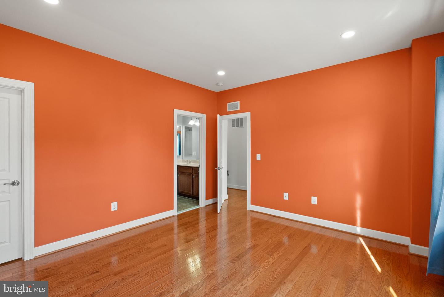5666 SPRIGGS MEADOW DR, WOODBRIDGE, Virginia 22193, 5 Bedrooms Bedrooms, ,4 BathroomsBathrooms,Residential,For sale,5666 SPRIGGS MEADOW DR,VAPW2105400 MLS # VAPW2105400