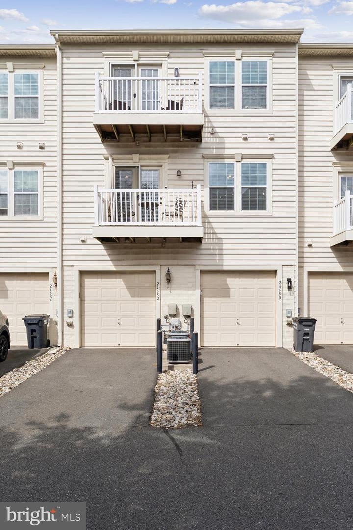 24682 HUTCHINSON FARM DR, STERLING, Virginia 20166, 3 Bedrooms Bedrooms, ,2 BathroomsBathrooms,Residential,For sale,24682 HUTCHINSON FARM DR,VALO2108274 MLS # VALO2108274 24682 HUTCHINSON FARM DR, STERLING, Virginia 20166, 3 Bedrooms Bedrooms, ,2 BathroomsBathrooms,Residential,For sale,24682 HUTCHINSON FARM DR,VALO2108274 MLS # VALO2108274