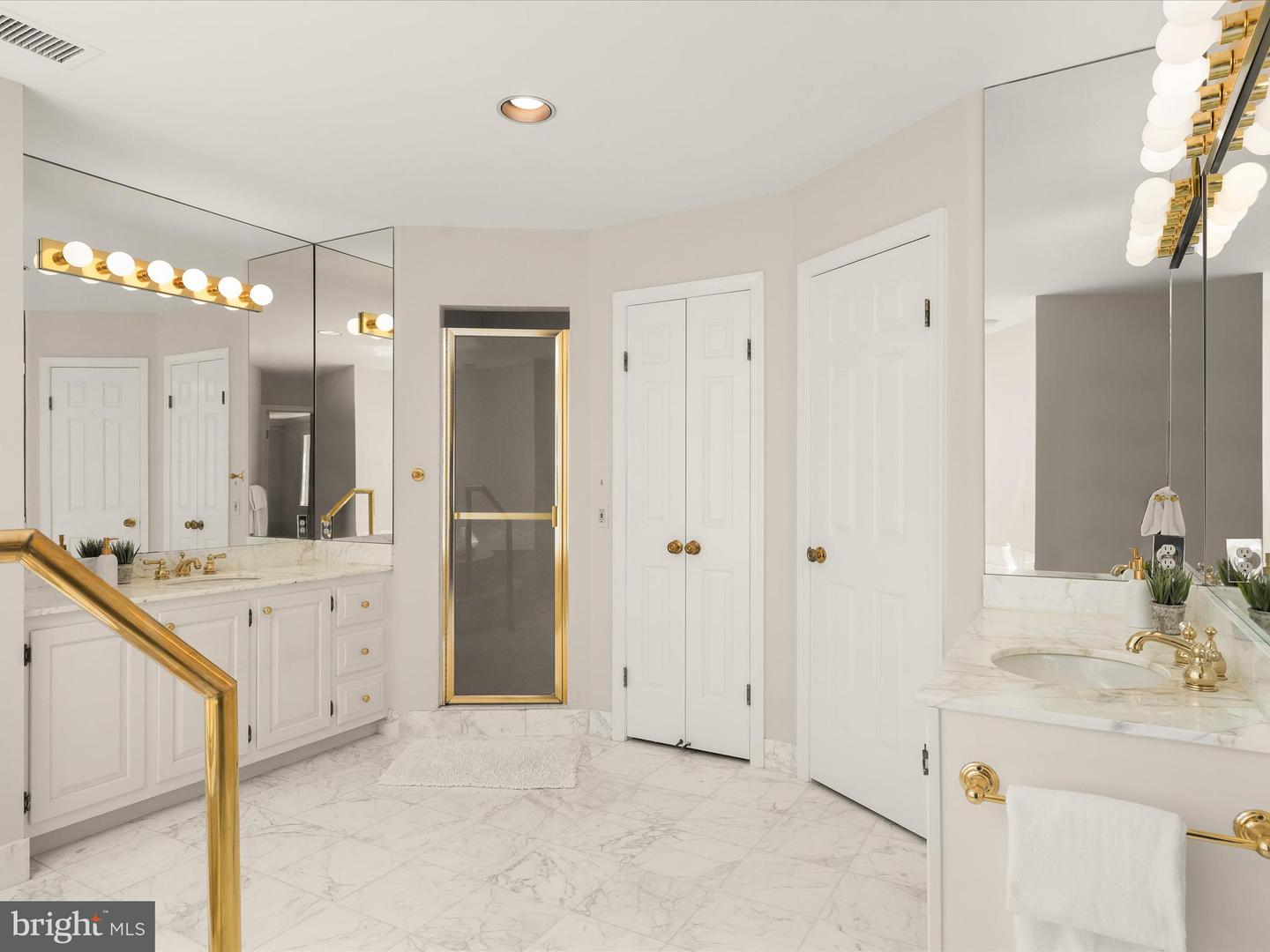 4700 FOXHALL CRES NW, WASHINGTON, District Of Columbia 20007, 4 Bedrooms Bedrooms, ,4 BathroomsBathrooms,Residential,For sale,4700 FOXHALL CRES NW,DCDC2225796 MLS # DCDC2225796