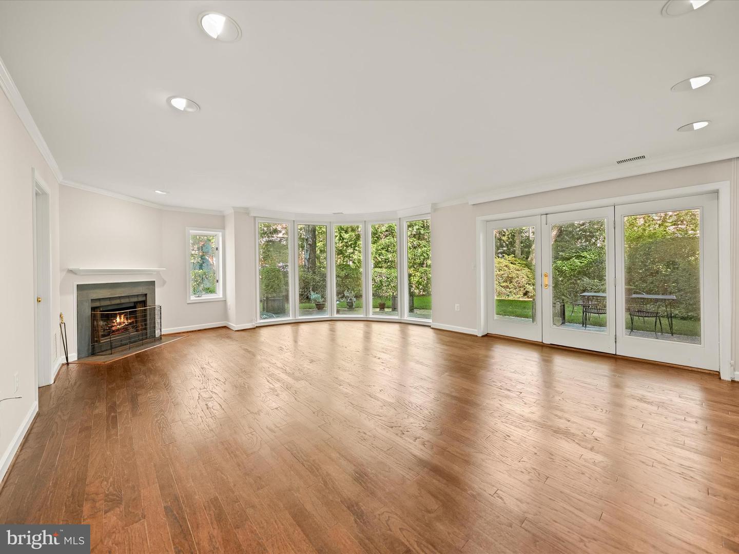 4700 FOXHALL CRES NW, WASHINGTON, District Of Columbia 20007, 4 Bedrooms Bedrooms, ,4 BathroomsBathrooms,Residential,For sale,4700 FOXHALL CRES NW,DCDC2225796 MLS # DCDC2225796