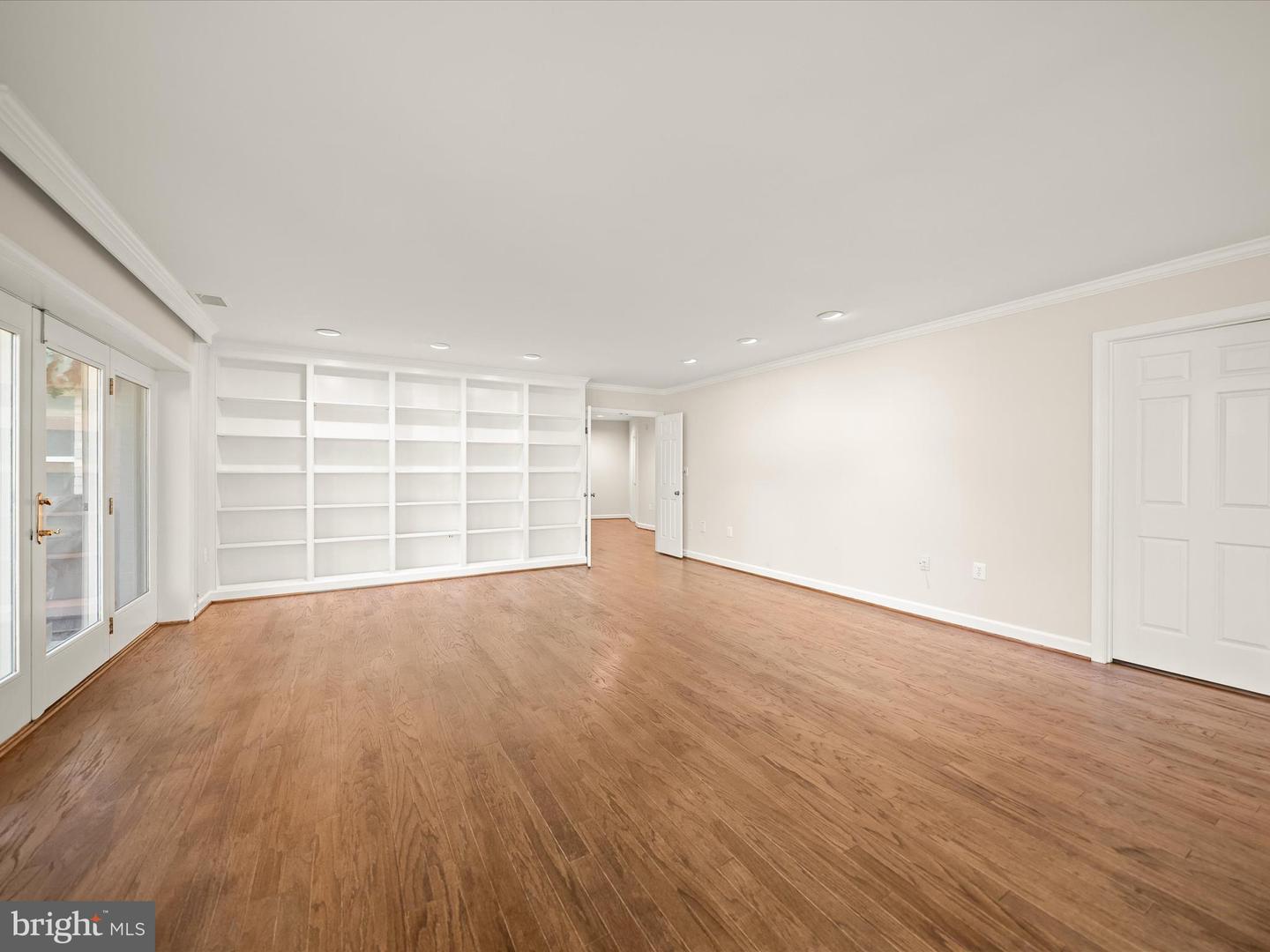 4700 FOXHALL CRES NW, WASHINGTON, District Of Columbia 20007, 4 Bedrooms Bedrooms, ,4 BathroomsBathrooms,Residential,For sale,4700 FOXHALL CRES NW,DCDC2225796 MLS # DCDC2225796