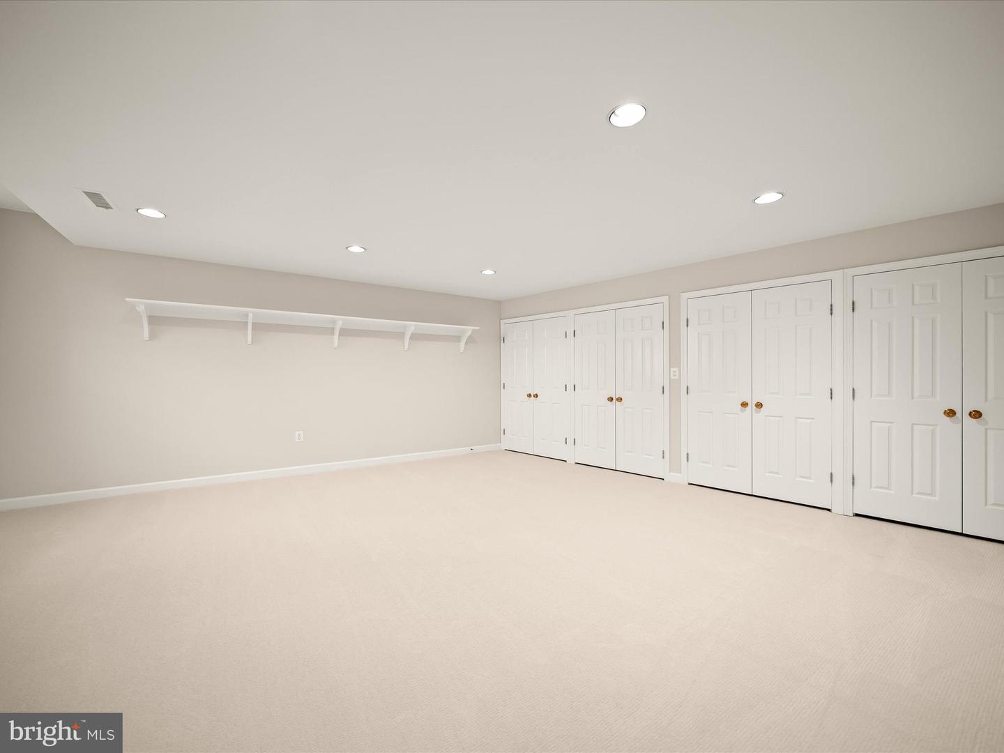 4700 FOXHALL CRES NW, WASHINGTON, District Of Columbia 20007, 4 Bedrooms Bedrooms, ,4 BathroomsBathrooms,Residential,For sale,4700 FOXHALL CRES NW,DCDC2225796 MLS # DCDC2225796