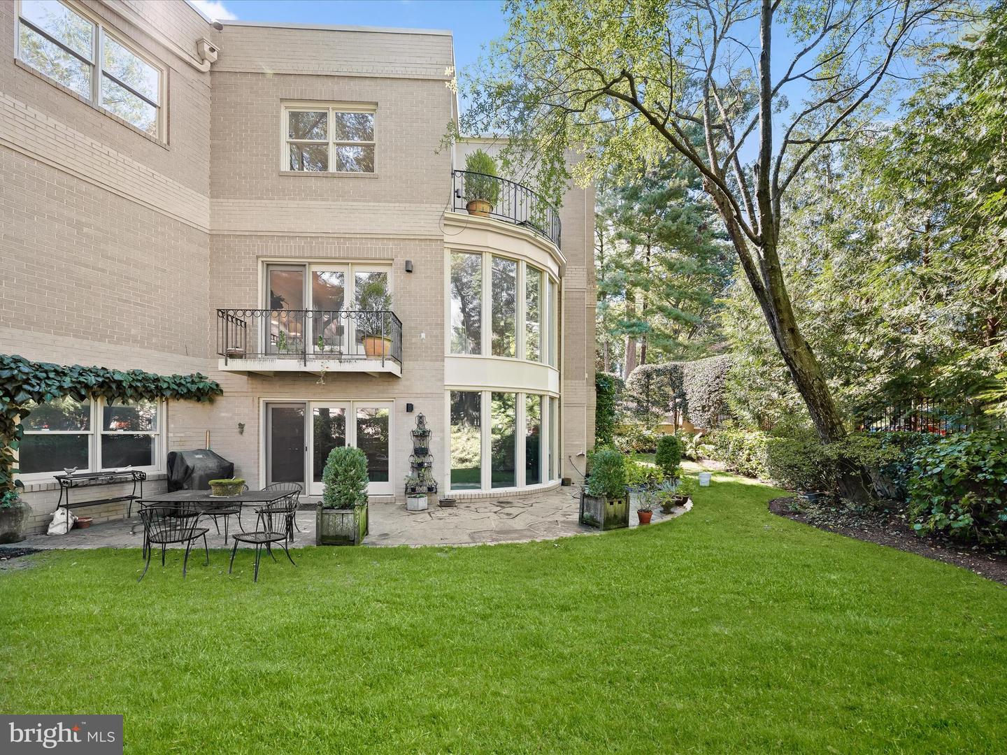 4700 FOXHALL CRES NW, WASHINGTON, District Of Columbia 20007, 4 Bedrooms Bedrooms, ,4 BathroomsBathrooms,Residential,For sale,4700 FOXHALL CRES NW,DCDC2225796 MLS # DCDC2225796