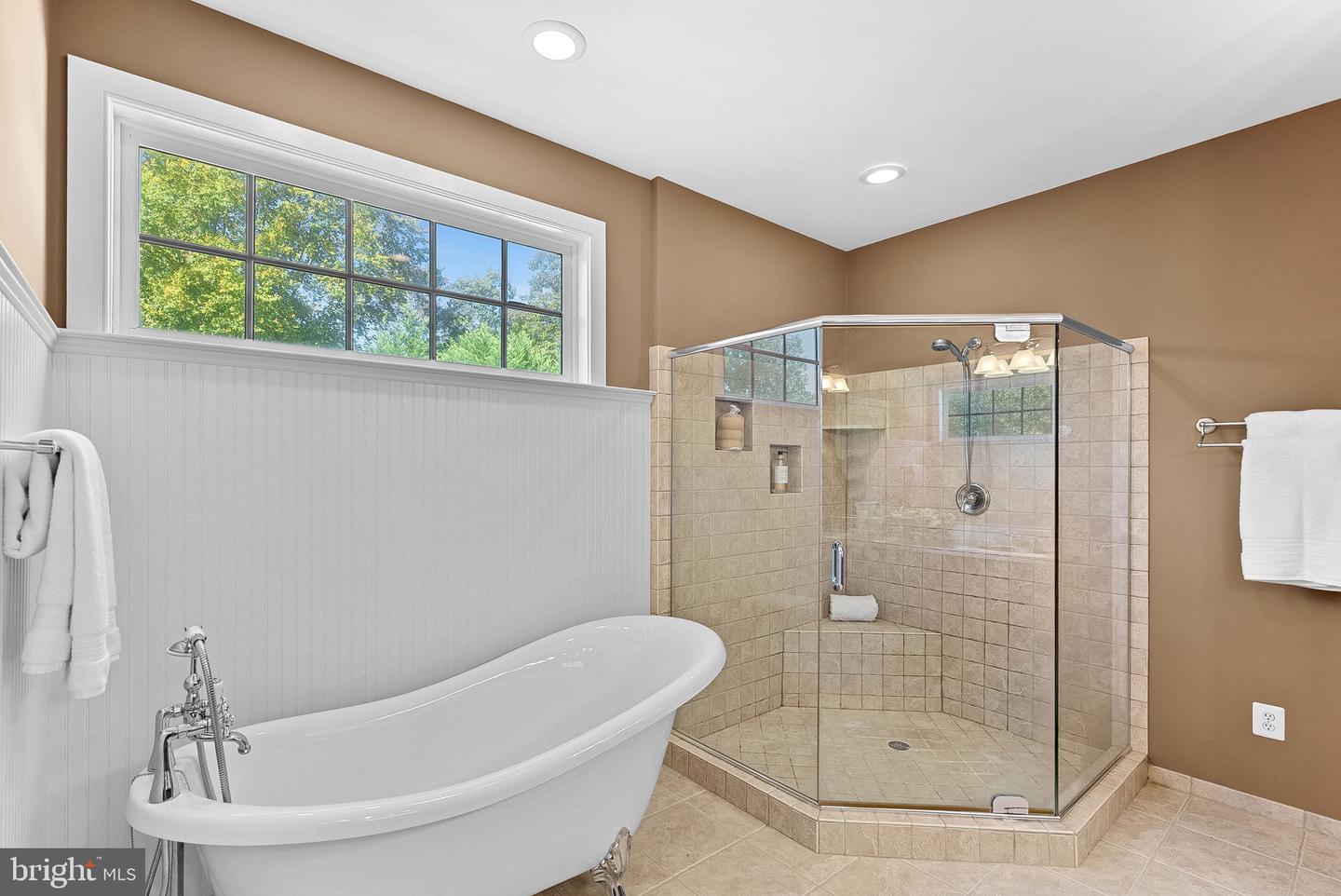 10 CROUCH ST, STERLING, Virginia 20165, 5 Bedrooms Bedrooms, ,4 BathroomsBathrooms,Residential,For sale,10 CROUCH ST,VALO2108384 MLS # VALO2108384