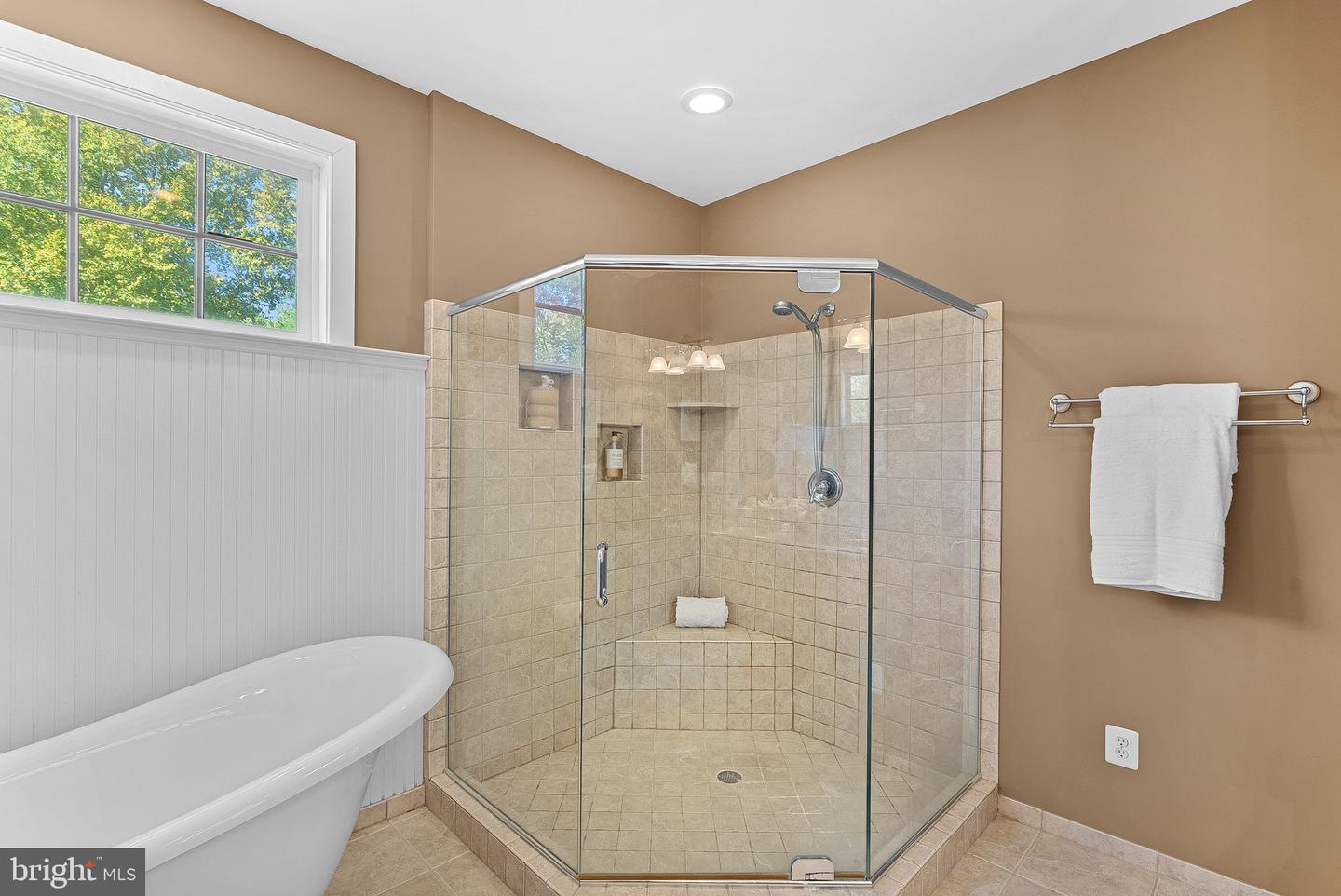 10 CROUCH ST, STERLING, Virginia 20165, 5 Bedrooms Bedrooms, ,4 BathroomsBathrooms,Residential,For sale,10 CROUCH ST,VALO2108384 MLS # VALO2108384