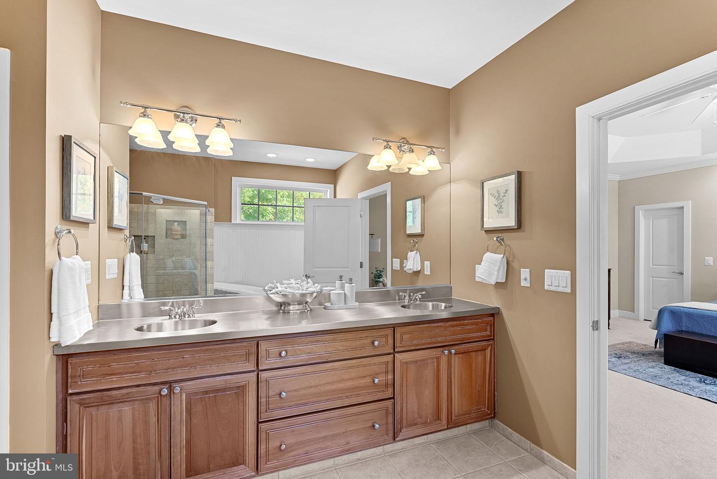 10 CROUCH ST, STERLING, Virginia 20165, 5 Bedrooms Bedrooms, ,4 BathroomsBathrooms,Residential,For sale,10 CROUCH ST,VALO2108384 MLS # VALO2108384