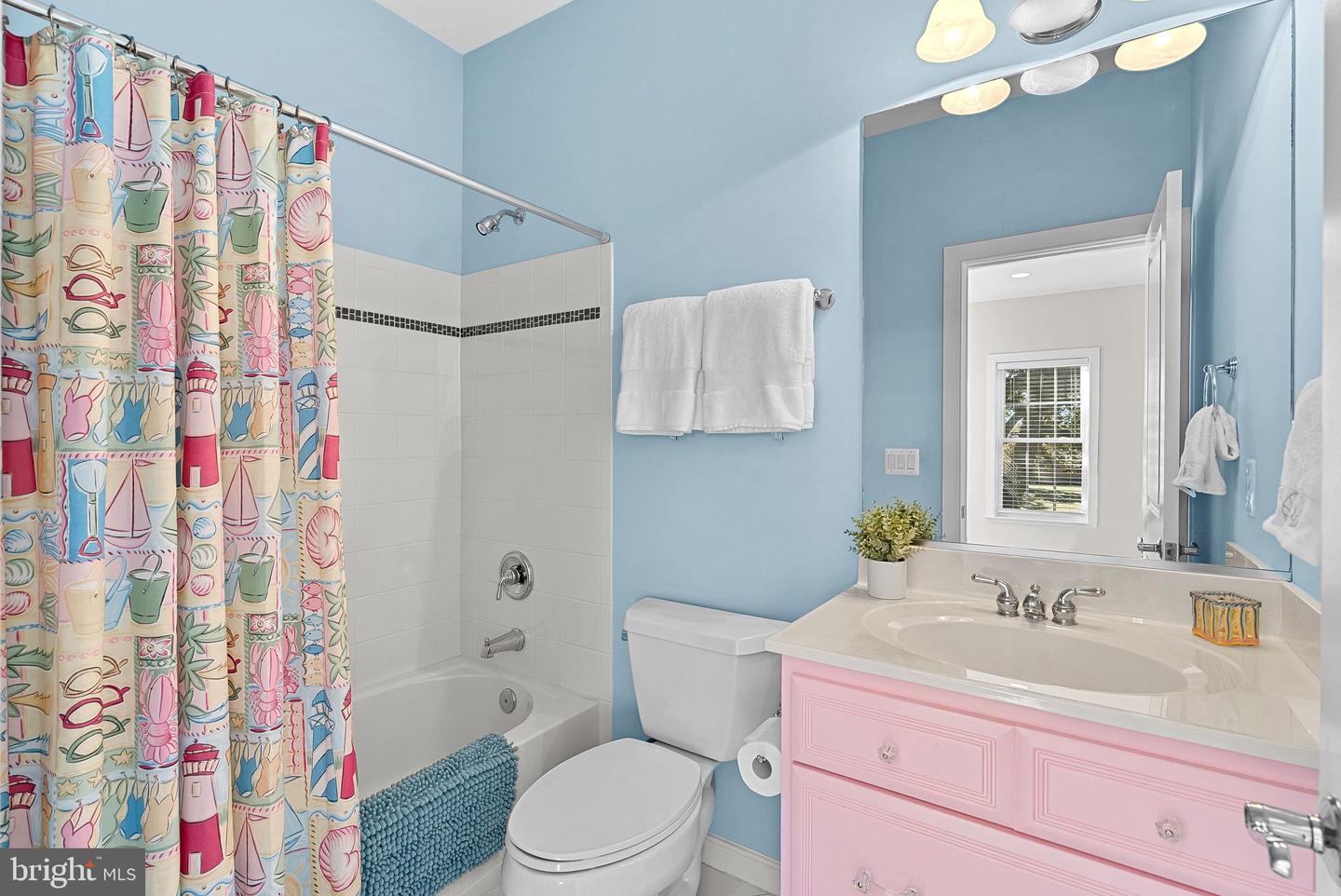10 CROUCH ST, STERLING, Virginia 20165, 5 Bedrooms Bedrooms, ,4 BathroomsBathrooms,Residential,For sale,10 CROUCH ST,VALO2108384 MLS # VALO2108384