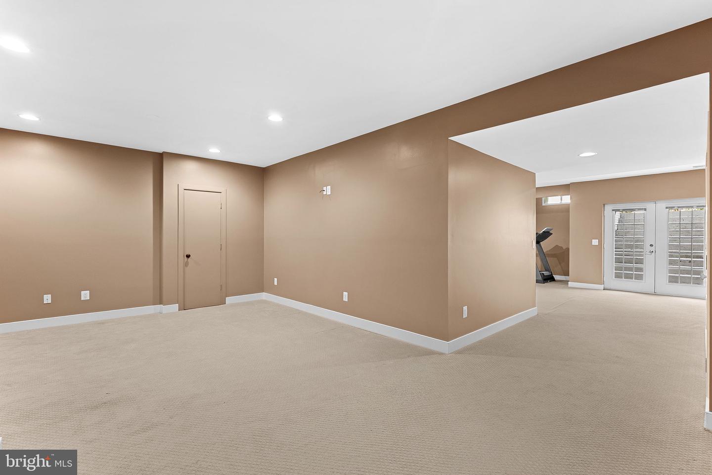 10 CROUCH ST, STERLING, Virginia 20165, 5 Bedrooms Bedrooms, ,4 BathroomsBathrooms,Residential,For sale,10 CROUCH ST,VALO2108384 MLS # VALO2108384