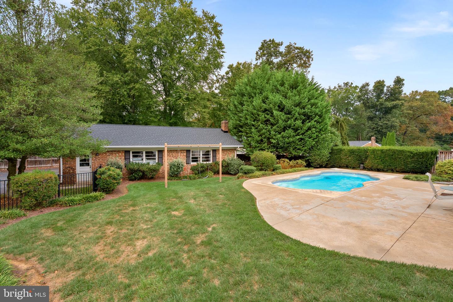 10 CROUCH ST, STERLING, Virginia 20165, 5 Bedrooms Bedrooms, ,4 BathroomsBathrooms,Residential,For sale,10 CROUCH ST,VALO2108384 MLS # VALO2108384