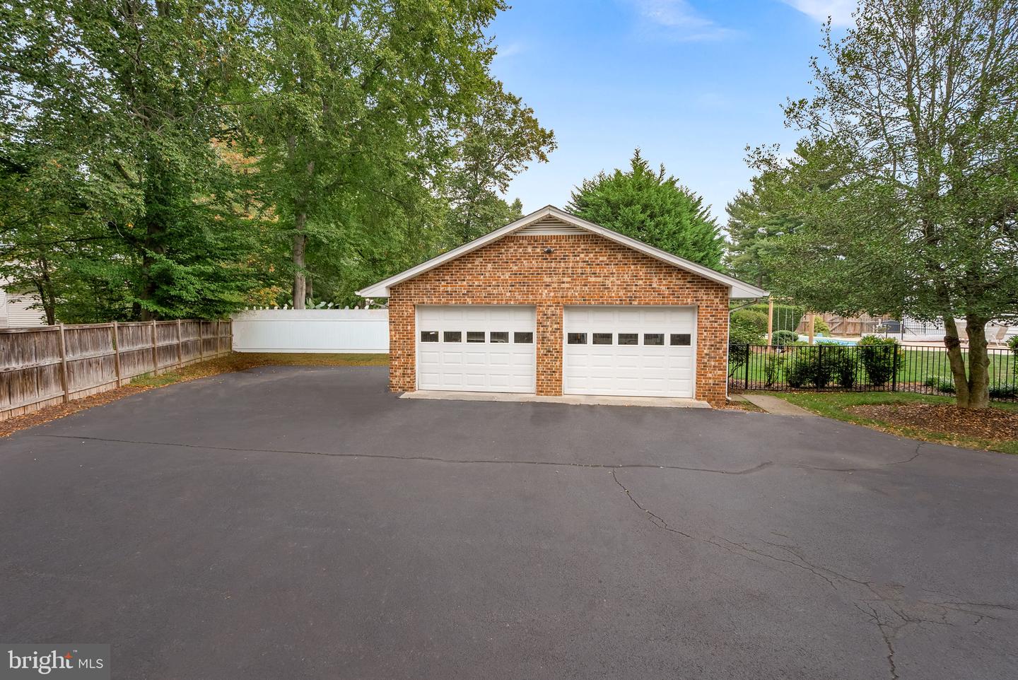 10 CROUCH ST, STERLING, Virginia 20165, 5 Bedrooms Bedrooms, ,4 BathroomsBathrooms,Residential,For sale,10 CROUCH ST,VALO2108384 MLS # VALO2108384