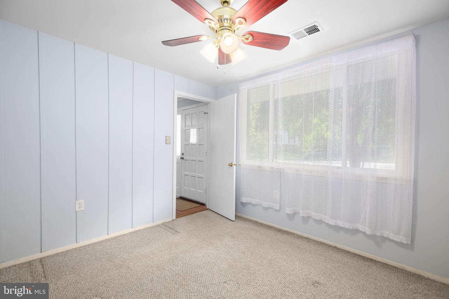 19007 RED OAK LN, TRIANGLE, Virginia 22172, 4 Bedrooms Bedrooms, ,2 BathroomsBathrooms,Residential,For sale,19007 RED OAK LN,VAPW2105436 MLS # VAPW2105436 19007 RED OAK LN, TRIANGLE, Virginia 22172, 4 Bedrooms Bedrooms, ,2 BathroomsBathrooms,Residential,For sale,19007 RED OAK LN,VAPW2105436 MLS # VAPW2105436