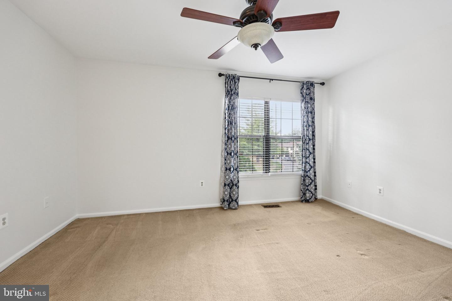 2 BERKELEY CT, STERLING, Virginia 20165, 4 Bedrooms Bedrooms, ,2 BathroomsBathrooms,Residential,For sale,2 BERKELEY CT,VALO2108396 MLS # VALO2108396