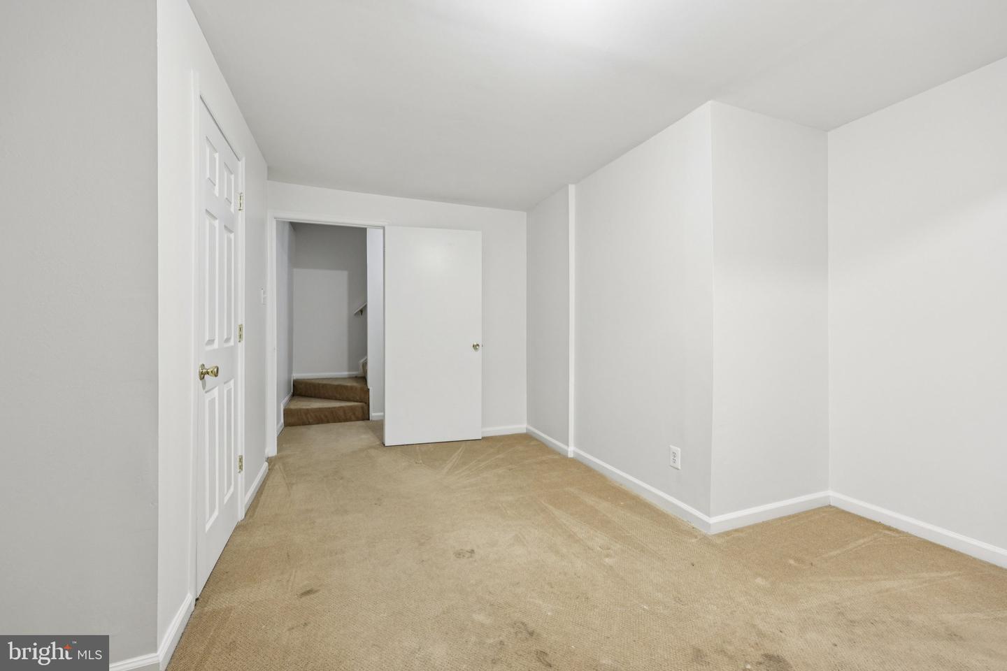 2 BERKELEY CT, STERLING, Virginia 20165, 4 Bedrooms Bedrooms, ,2 BathroomsBathrooms,Residential,For sale,2 BERKELEY CT,VALO2108396 MLS # VALO2108396