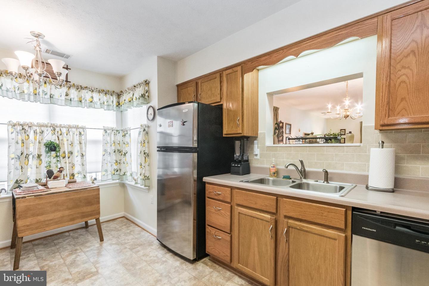 221 CRESTWOOD LN, WINCHESTER, Virginia 22602, 2 Bedrooms Bedrooms, ,2 BathroomsBathrooms,Residential,For sale,221 CRESTWOOD LN,VAFV2037270 MLS # VAFV2037270