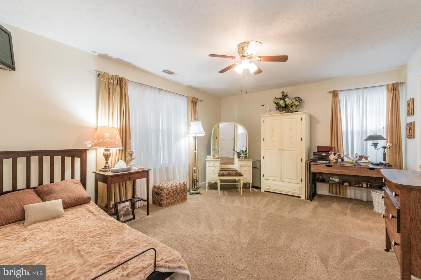 221 CRESTWOOD LN, WINCHESTER, Virginia 22602, 2 Bedrooms Bedrooms, ,2 BathroomsBathrooms,Residential,For sale,221 CRESTWOOD LN,VAFV2037270 MLS # VAFV2037270
