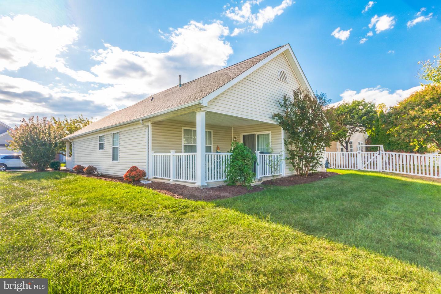 221 CRESTWOOD LN, WINCHESTER, Virginia 22602, 2 Bedrooms Bedrooms, ,2 BathroomsBathrooms,Residential,For sale,221 CRESTWOOD LN,VAFV2037270 MLS # VAFV2037270