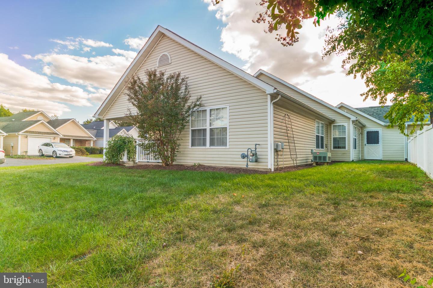 221 CRESTWOOD LN, WINCHESTER, Virginia 22602, 2 Bedrooms Bedrooms, ,2 BathroomsBathrooms,Residential,For sale,221 CRESTWOOD LN,VAFV2037270 MLS # VAFV2037270