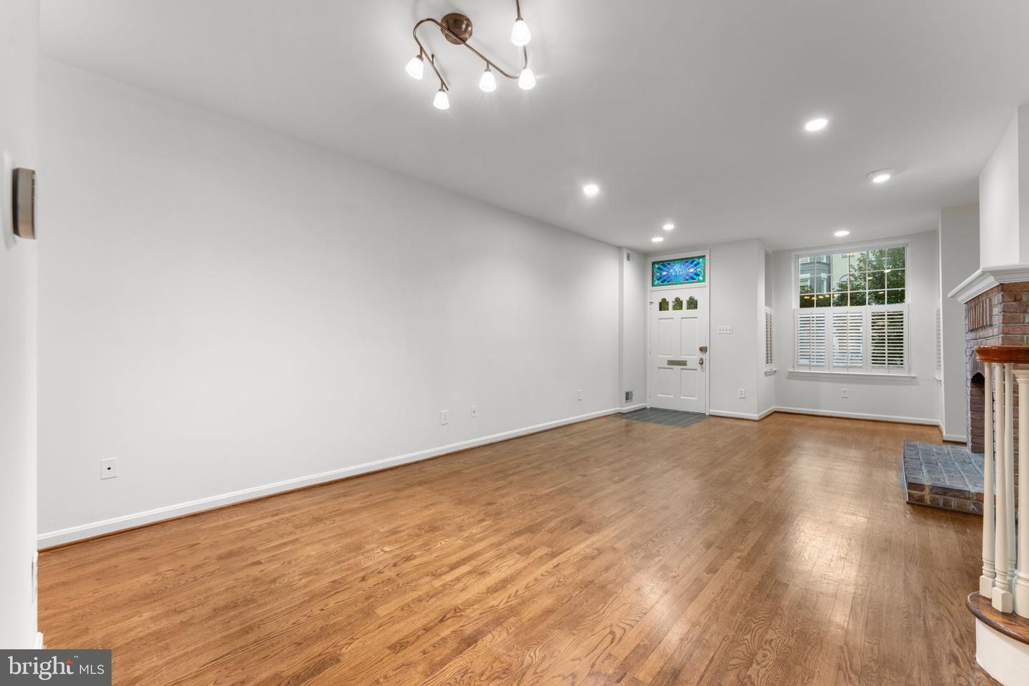 614 8TH ST NE, WASHINGTON, District Of Columbia 20002, 3 Bedrooms Bedrooms, ,2 BathroomsBathrooms,Residential,For sale,614 8TH ST NE,DCDC2225722 MLS # DCDC2225722
