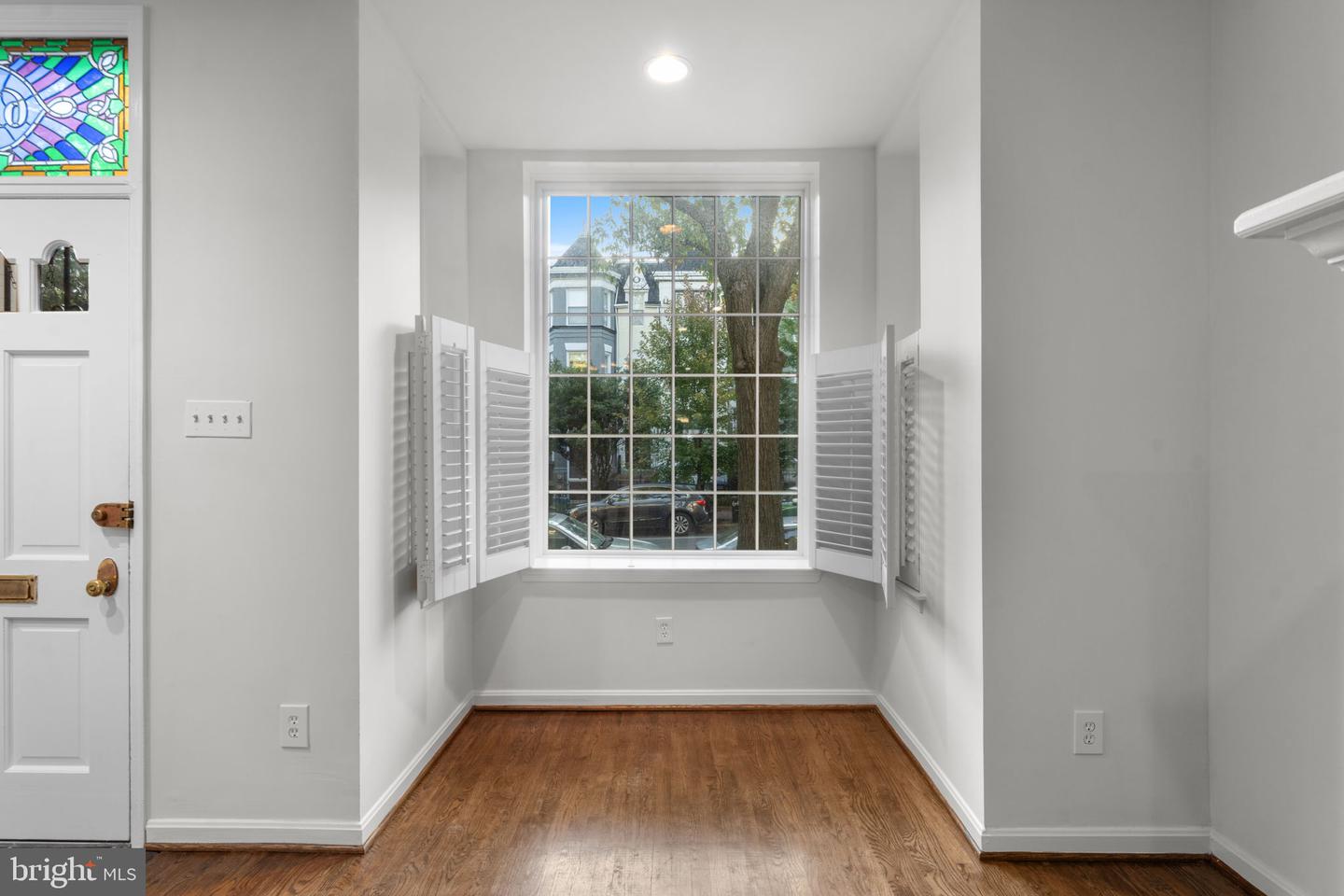 614 8TH ST NE, WASHINGTON, District Of Columbia 20002, 3 Bedrooms Bedrooms, ,2 BathroomsBathrooms,Residential,For sale,614 8TH ST NE,DCDC2225722 MLS # DCDC2225722