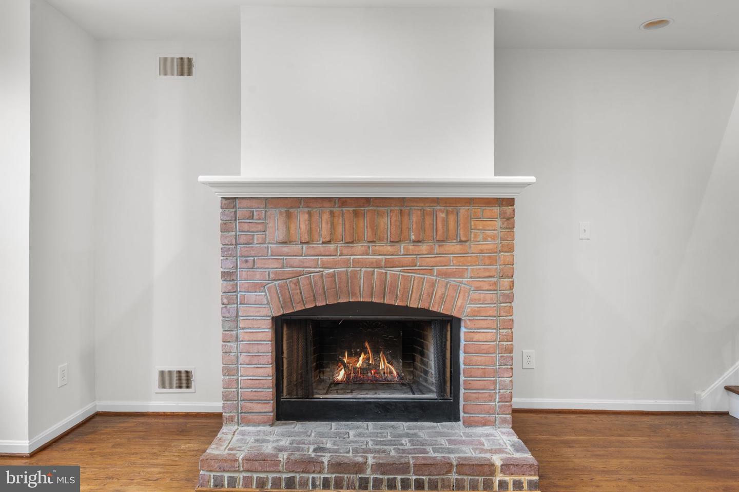 614 8TH ST NE, WASHINGTON, District Of Columbia 20002, 3 Bedrooms Bedrooms, ,2 BathroomsBathrooms,Residential,For sale,614 8TH ST NE,DCDC2225722 MLS # DCDC2225722